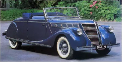 En plus de son influence états-unienne, le dessin de cette voiture s'inscrivait dans le « Mythe de l'aérodynamisme » qui était en vogue dans les années 1930. Comment s'appelle cette voiture ?