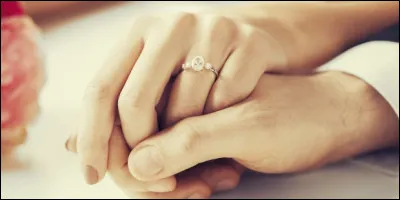 Par quelle étape un couple se promet-il de se marier ?