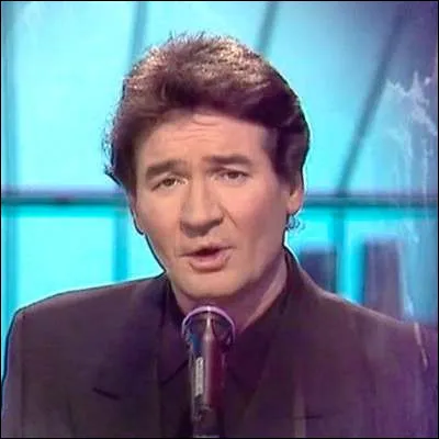 Quelle montagne, chantée par Pascal Danel, est formée de trois volcans ?