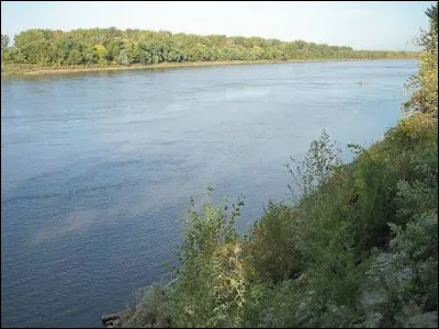Le Missouri est le plus long fleuve des États-Unis, il est plus long que celui dans lequel il se jette :