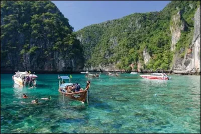 Comment surnomme-t-on la Thaïlande ?