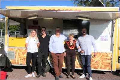 Comment se nomme le stand de frites dans le film "Bienvenue chez les Ch'tis" ?