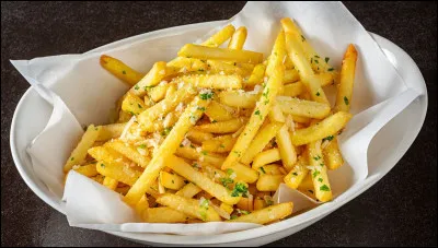 Quel président de la République française a dit "J'entendais même qu'on me reprochait de manger des frites. Mais quelle est cette conception" ?