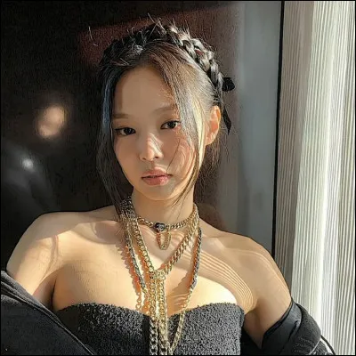 Vrai ou faux ? Jennie préfère les garçons cute plutôt que hot.