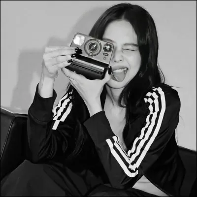 Et pour finir, comment se nomme l'agence fondée par Jennie ?