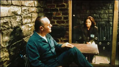 ... est un roman avec un tueur en série, écrit par Thomas Harris.