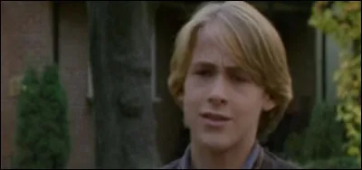 R. L. Stine a écrit un roman autour d'un objet maléfique. Il s'agit de...