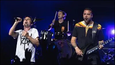 Dans le territoire du Beaujolais, combien y a-t-il de grands crus ?