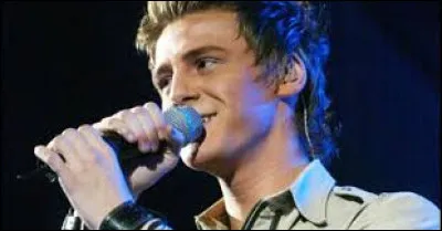 Qui a chanté la reprise de la chanson "Je voulais te dire que je t'attends" en 2003 ?