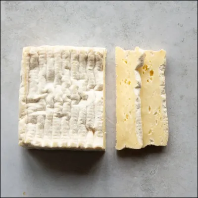 Dans quelle grande famille de fromages est le pont-lévêque ?