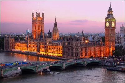 Le Palais de Westminster, connu pour Big Ben, est dans quelle ville ?