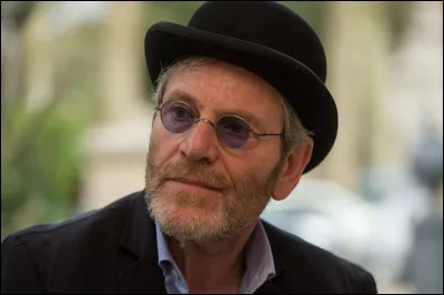 Comment s'appelle-t-il réellement ?