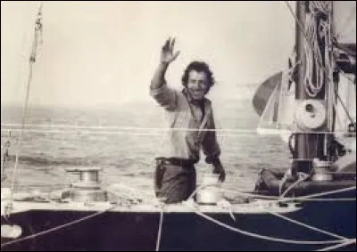 En hommage &agrave; quel navigateur disparu, Alain Chamfort a-t-il d&eacute;di&eacute; sa chanson "Manur&eacute;va" ?