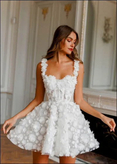 Tu préfères quand le bas de la robe est :