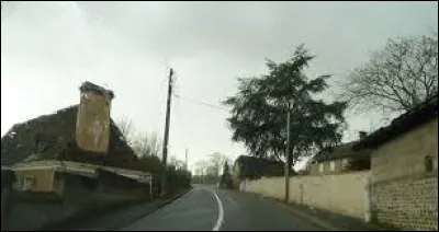 Notre balade dominicale commence dans le Béarn, à Baleix. Village néo-aquitain, sur les bords du Léez et du Laas, il se situe dans le département ...