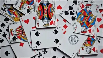 Dans quel jeu le but est-il d'amasser le plus de cartes possible ?