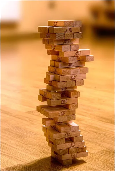 Combien y a-t-il de pièces de bois dans le jeu du "Jenga" ?