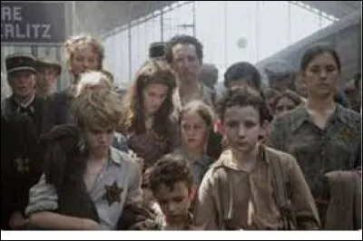 Dans le film de Roselyne Bosch "La Rafle" sorti en 2010, quelle actrice interprète l'infirmière Annette Monod ?