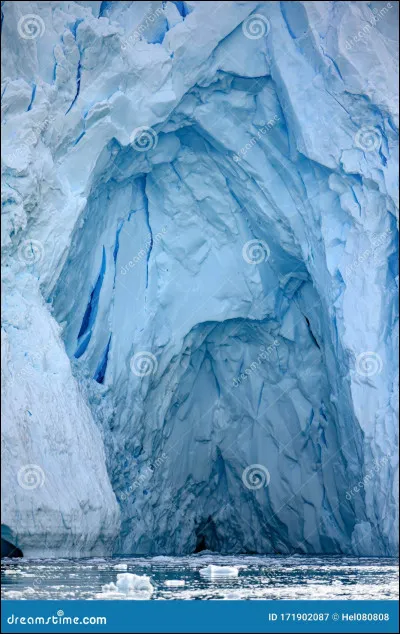 Quest-ce qui protège le Royaume de Glace ?