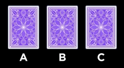 Ces trois cartes retournées sont une feuille, une pierre et un puits. Sachant que la pierre n'est pas à côté du puits et que la pierre n'est pas en C, où se trouve la feuille ?