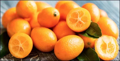 Quel est le nom de ce petit fruit, un agrume qui se mange avec sa peau ?