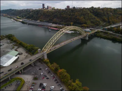 Quel quartier de Londres est connu pour ses comédies musicales et ses théâtres ?