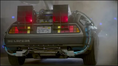 Quel film, cartonnant au box-office, suit les aventures de Doc et Marty McFly ?