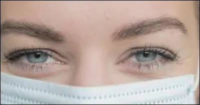 Dans sa chanson "Papa Calypso", comment Aznavour d&eacute;finit-il le P&egrave;re No&euml;l ?