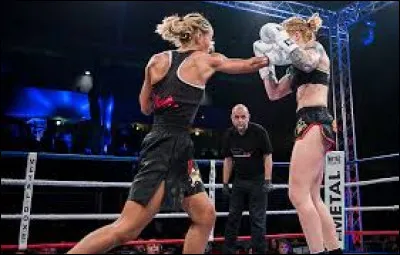 Elle est forte : elle ... tous les coups