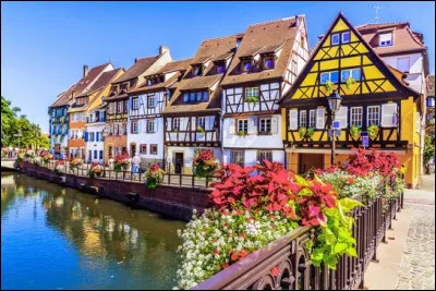 Le quartier de la Petite France est situé à...