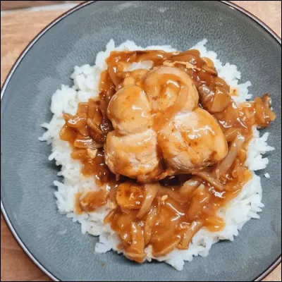 "Paulette, Paulette, tu es la reine des paupiettes, notre amour ne serait pas si beau, si je n'aimais pas les paupiettes, les paupiettes de veau, Paulette Paulette, tu es la reine des paupiettes..." extrait d'une chanson appétissante de 1967. Qui la chante ?