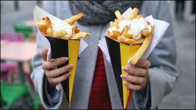 "J'ai mangé trop de patates frites, j'ai vu le fond du cornet, tout est arrivé si vite, et maintenant, j'ai des regrets, quand mon corps m'envoie des signes, je ne l'écoute jamais, la peau comme un élastique, un grand écart de l'abdomen, j'ai mangé trop de patates, trop de patates, trop de patates frites...". De qui sont les paroles de cette chanson ?