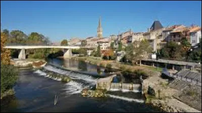 Je vous emmène en Nouvelle-Aquitaine, à la découverte de Coutras. Ville de l'aire d'attraction Libournaise, à la confluence de l'Isle et de la Dronne, elle se situe dans le département ...