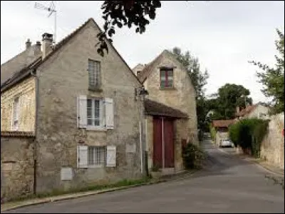 Je vous attends en Île-de-France, devant la maison des mes grands-parents, dans la partie village de Jouy-le-Moutier. Maintenant ville du Vexin français de plus de 17 000 habitants, dans l'arrondissement de Pontoise et sur la rive droite de l'Oise, elle se situe ...