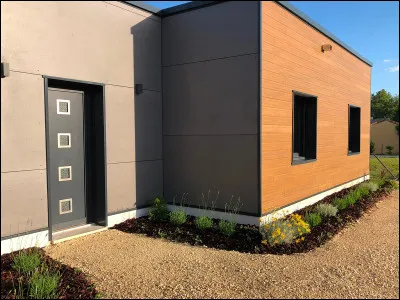 En 1991, Marie Thérèse Humbert nous a donné : "une robe d'écume et..."