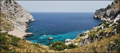 A quel pays appartiennent les îles Baléares ?