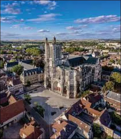 Troyes était la capitale des ... de Champagne