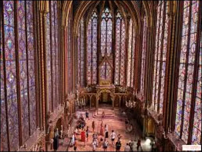 Les visiteurs se pressent dans le ... de la Sainte-Chapelle