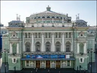 Le ... de Saint-Pétersbourg se produit au théâtre Mariinski