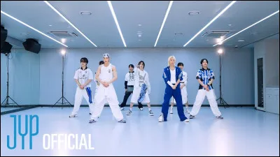 Le nom du groupe a-t-il été conçu par JYP Entrainement ?