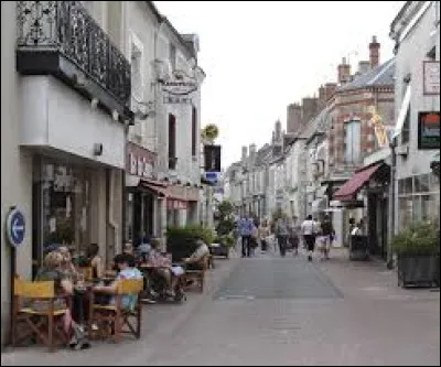 Nous flânons dans les rues de Mer. Ville de l'aire d'attraction Blésoise, dans la Beauce, elle se situe dans le département ...