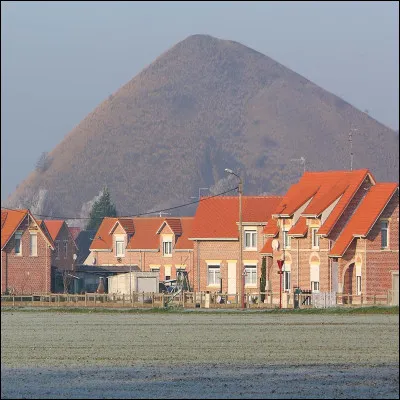 Je suis né en 1720. Je me suis étendu sur plus de 100 km de long et 4 à 12 km de large environ.