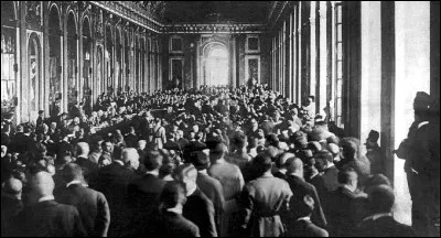 Comment les juristes nazis nomment-ils ce traité quelques années plus tard ?