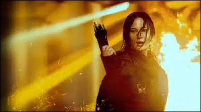 Qu'est-ce que Jennifer Lawrence s'amusait à manger avant d'embrasser Liam Hemsworth ?