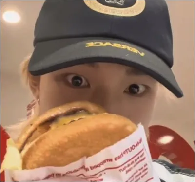 Quel groupe a collaboré avec McDonalds pour créer un menu spécial disponible dans plus de vingt pays ?