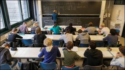 Le héros va dans une école pour apprendre à maitriser ses pouvoirs :
