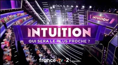 Quelle célébrité est absente du groupe, lors de la première émission ?