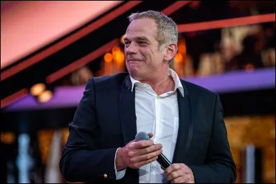 À vous de classer ces albums de Garou dans l'ordre chronologique : ''Garou'', ''It's Magic'', ''Soul City'', ''Reviens'' et ''Seul''.