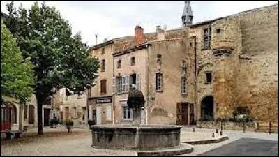 La petite ville de Vic-le-Comte, ancienne capitale d'un comté, se trouve dans le département du ...