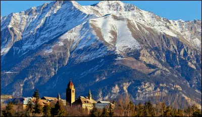 Dans quel département la commune de Faucon-de-Barcelonnette est-elle située ?